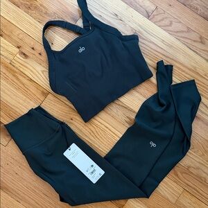 ALO Yoga charcoal green  Ribbed Sports Bra & High-Waist Leggings Set